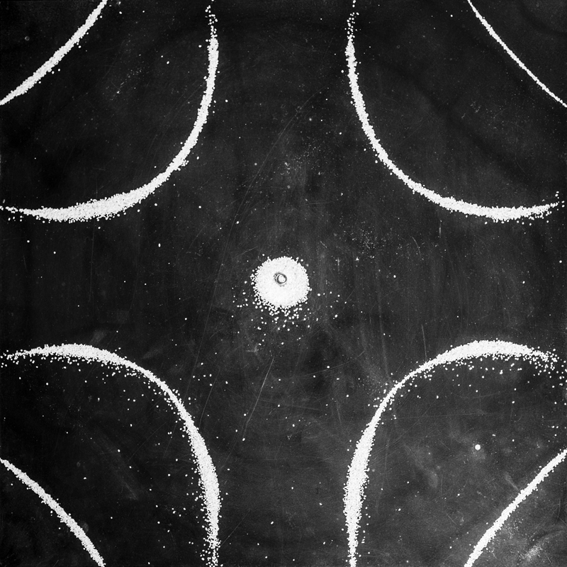 Desenho Sonoro (2014), fotografia de Felippe Moraes inspirada na placa de Chladni que revela padrões formados por vibrações sonoras