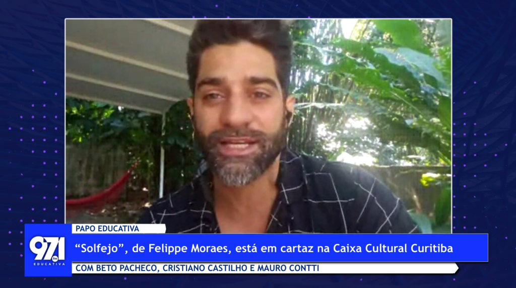 Felippe Moraes em entrevista ao programa Papo Educativa da Rádio Educativa sobre a exposição Solfejo na CAIXA Cultural Curitiba, em 23 de julho de 2025.