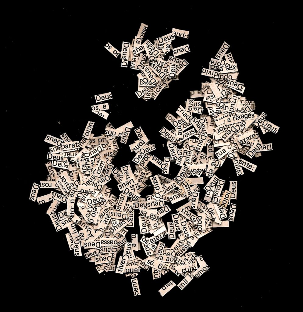 Processo de recorte da palavra “Deus” em Bíblia na obra Verbo de Felippe Moraes.